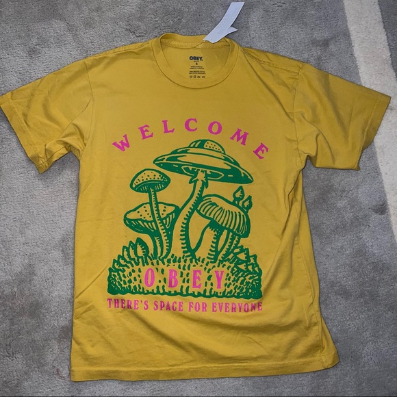 Nwt OBEY Space For Everyone Mustard Tee men size S - Picture 2 of 3